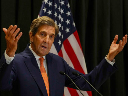 Xi Jinping Holds Climate Summit as John Kerry Visits China – Without Meeting with Him