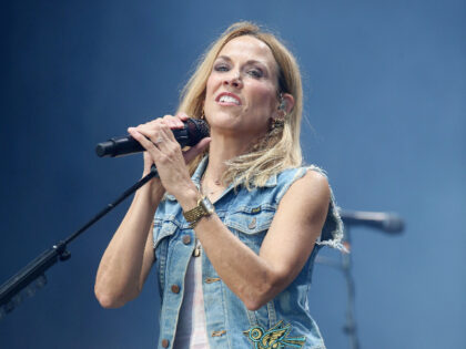 Sheryl Crow Rages At Jason Aldean over His Song ‘Try That in a Small Town’