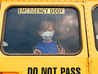 maks - mask on school bus